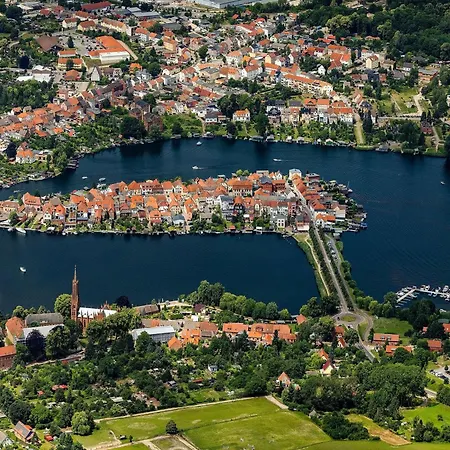 Wasserlilie - Stilvolle Mit Balkon Und Herzlich Willkommenen Vierbeinern דירה